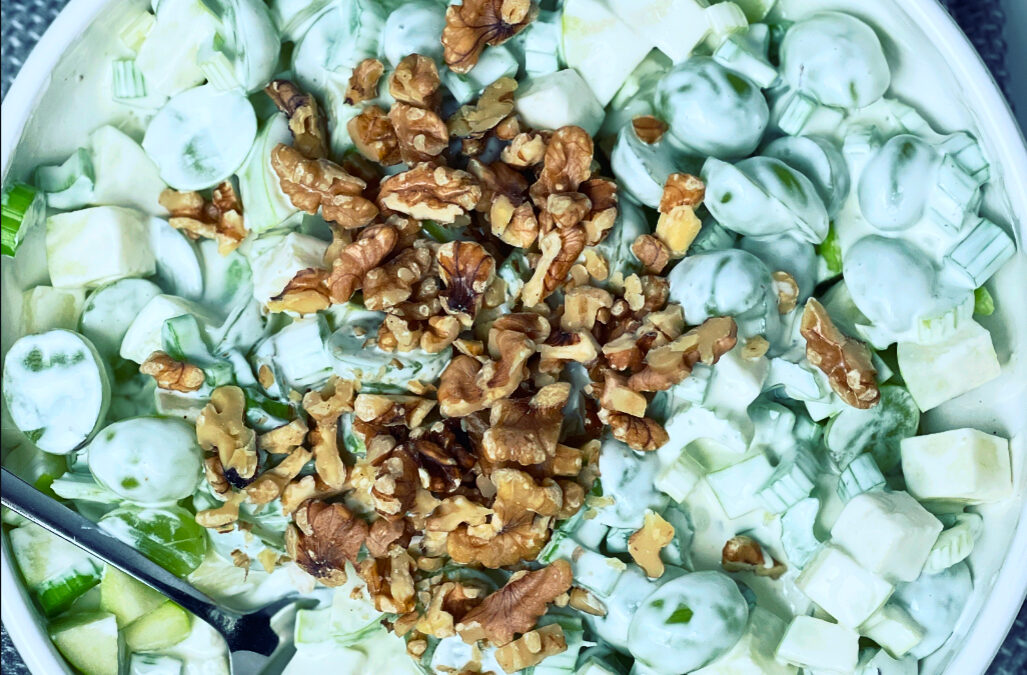 Cremet waldorfsalat med valnødder